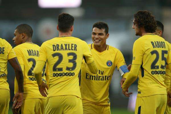 لاعبو باريس سان جيرمان