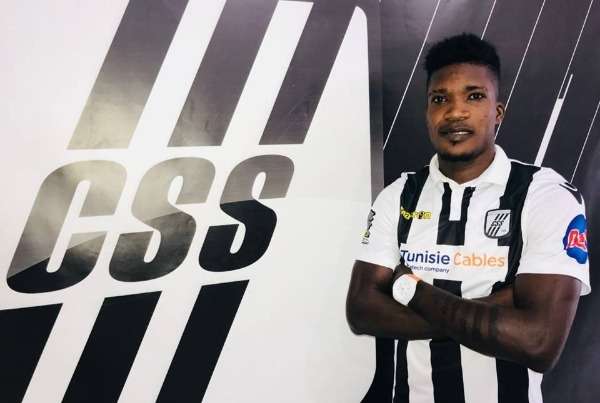 مانوتشو بقميص الصفاقسي