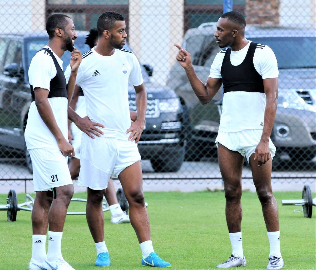 لاعبو الشارقة