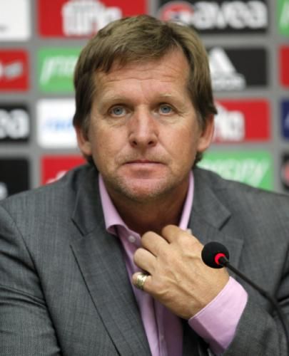 2010-06-16t123707z_01_osm03_rtridsp_3_soccer-turkey_reuters