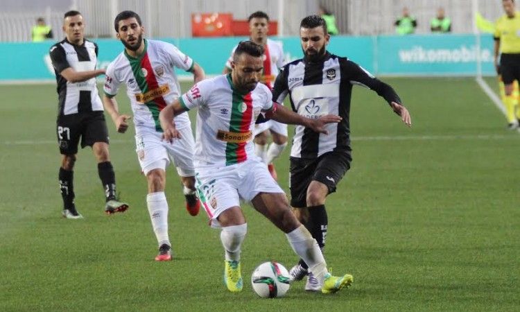 لقاء سابق بين الفريقين