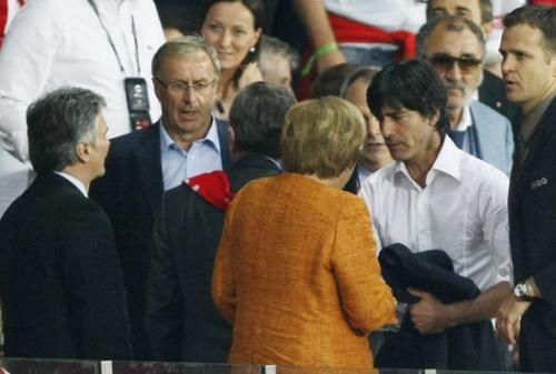 2008-06-16t190857z_01_euro352-_rtrnsrp_0_soccer-euro-_reuters