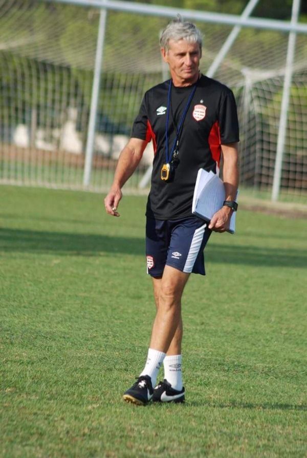 مدرب الأفريقي ريجا