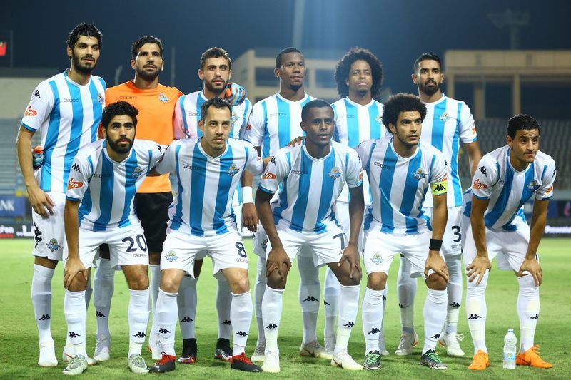 لاعبو بيراميدز 