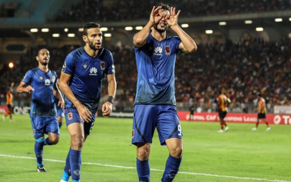 لاعبو الأهلي