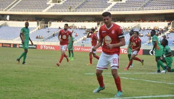 جانب من مباراة النجم الساحلي وزيسكو