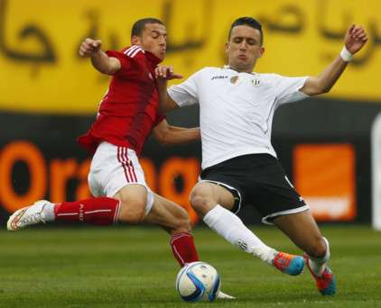 لقاء سابق بين الأهلي ووفاق سطيف