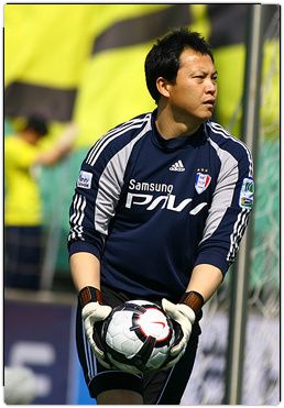 هل سيكون لي وون جاي مضطراً على الإعتزال بسبب مقاعد البدلاء