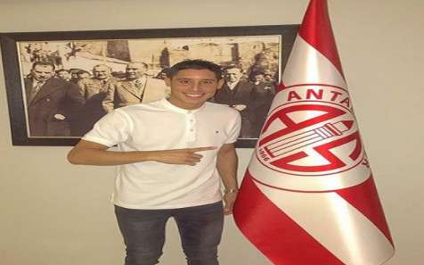 من تقديم اللاعب