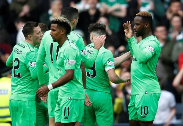 موسى ديمبلي مع لاعبي سيلتيك