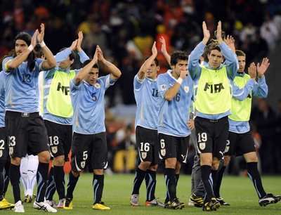 الأورغواي من ملحق التأهل إلى المربع الذهبي