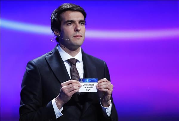 كاكا أثناء سحب القرعة 