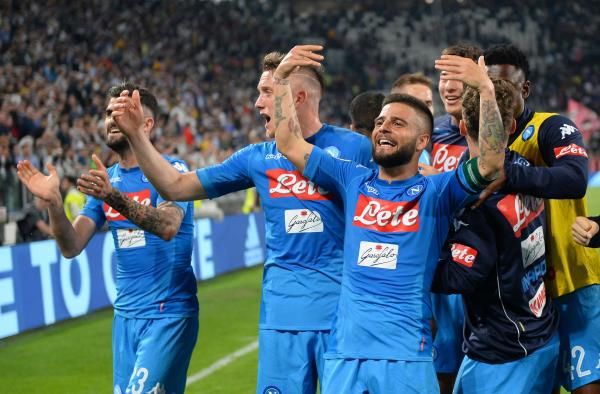 لاعبو نابولي 