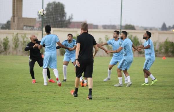 لاعبو الشرطة 