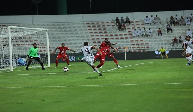 من لقاء شباب الأهلي دبي والجزيرة