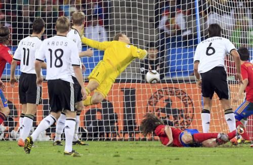 2010-07-07t200419z_01_wcp371_rtridsp_3_soccer-world_reuters