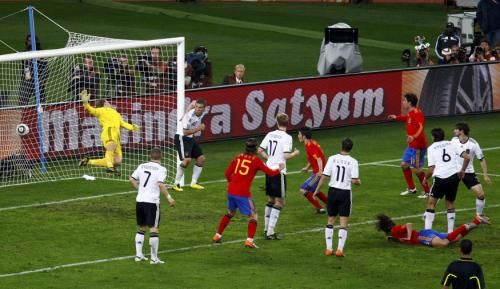 2010-07-07t200248z_01_wca418_rtridsp_3_soccer-world_reuters