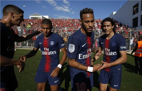 نيمار ومبابي وكافاني