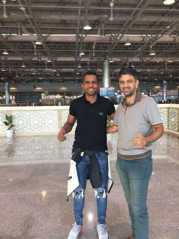 جانب من وصول اللاعب البرازيلي