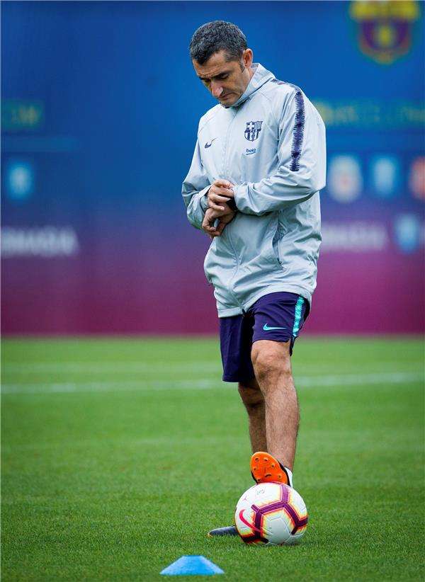 لاعبو برشلونة 