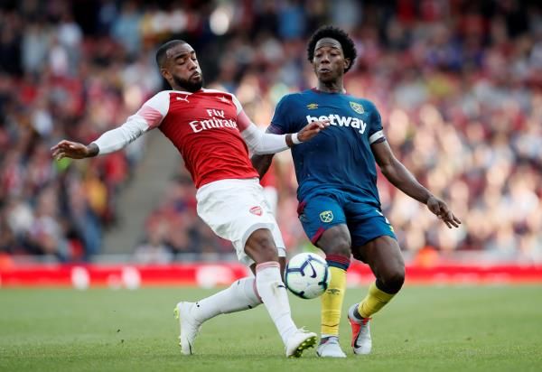  ألكسندر لاكازيت