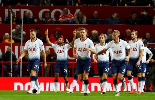 لاعبو توتنهام