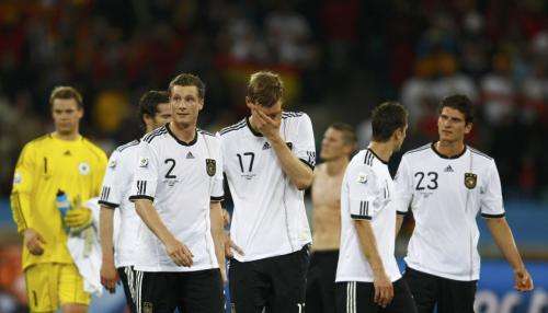 2010-07-07t205306z_01_wca176_rtridsp_3_soccer-world_reuters