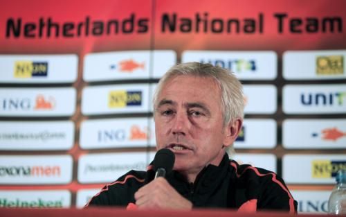 فان مارفيك يتحدث الى الصحفيين