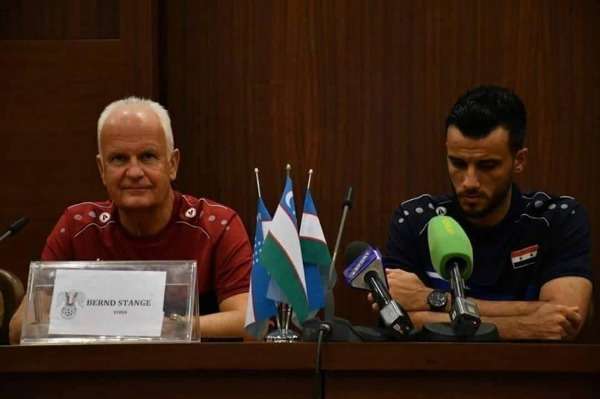 ستينج والسومة خلال المؤتمر الصحفي