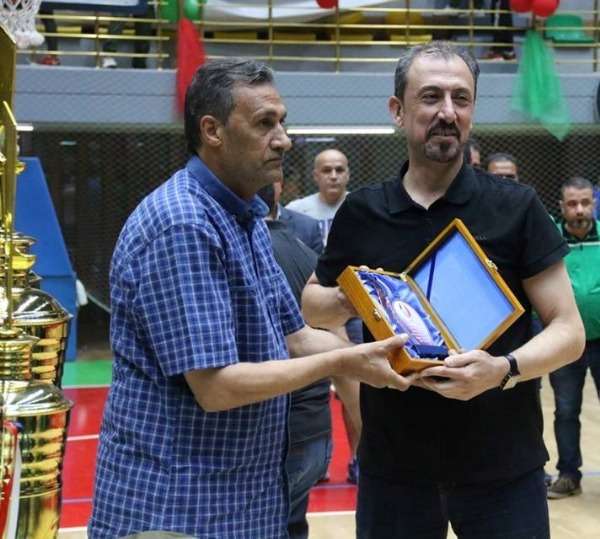 خالد يحيى (يمين)