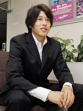 أتسوتو يوتشيدا حضر لمقر فريق كاشيما من أجل توديع زملائه