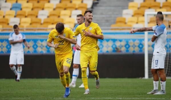 فرحة يارمولينكو بتسجيل الهدف 