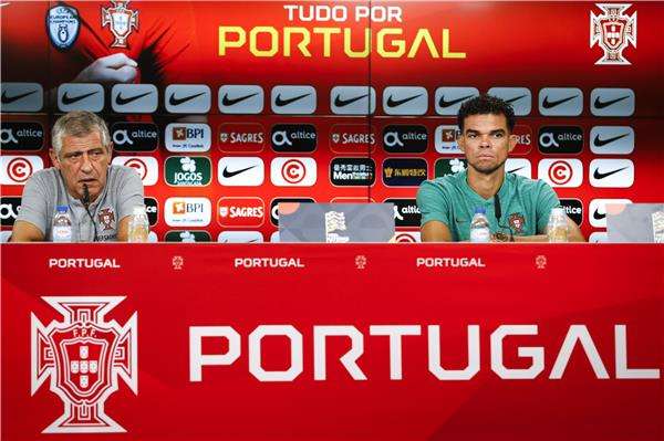 بيبي في المؤتمر الصحفي