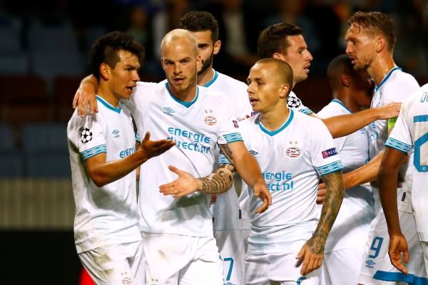 لاعبو فريق أيندهوفن