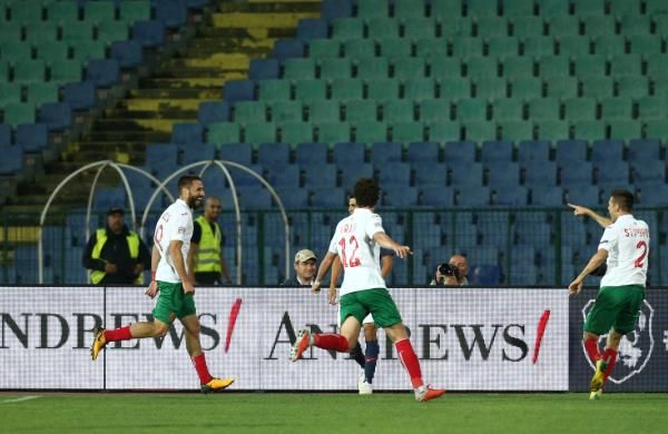 فرحة لاعبي بلغاريا