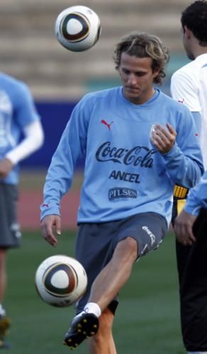 2010-07-09t160636z_01_mbh06_rtridsp_3_soccer-world_reuters