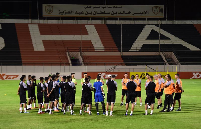 لاعبو الشباب 