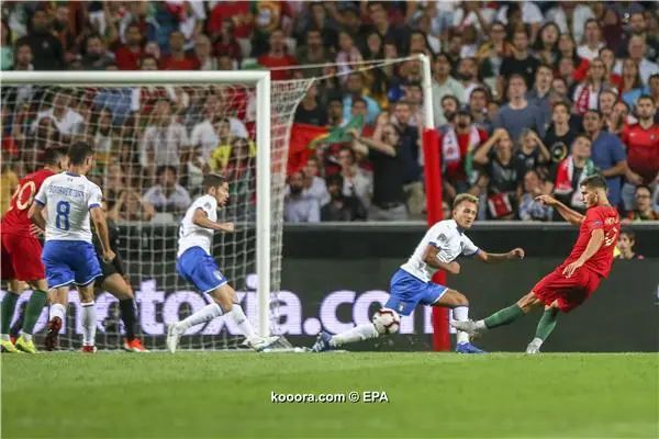 ?i=epa%2fsoccer%2f2018-09%2f2018-09-10%2f2018-09-10-07011303_epa