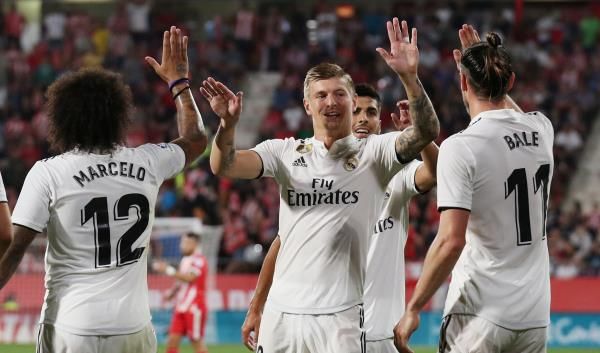 مارسيلو مع لاعبي ريال مدريد