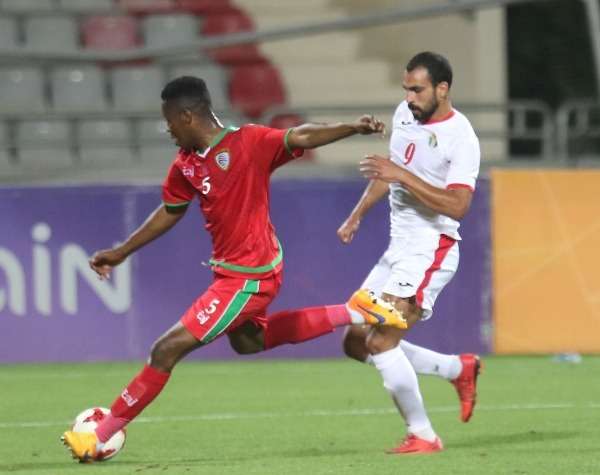 جانب من مباراة الأردن وعمان