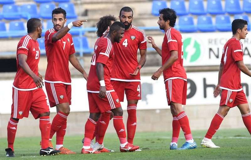 لاعبو الإمارات 