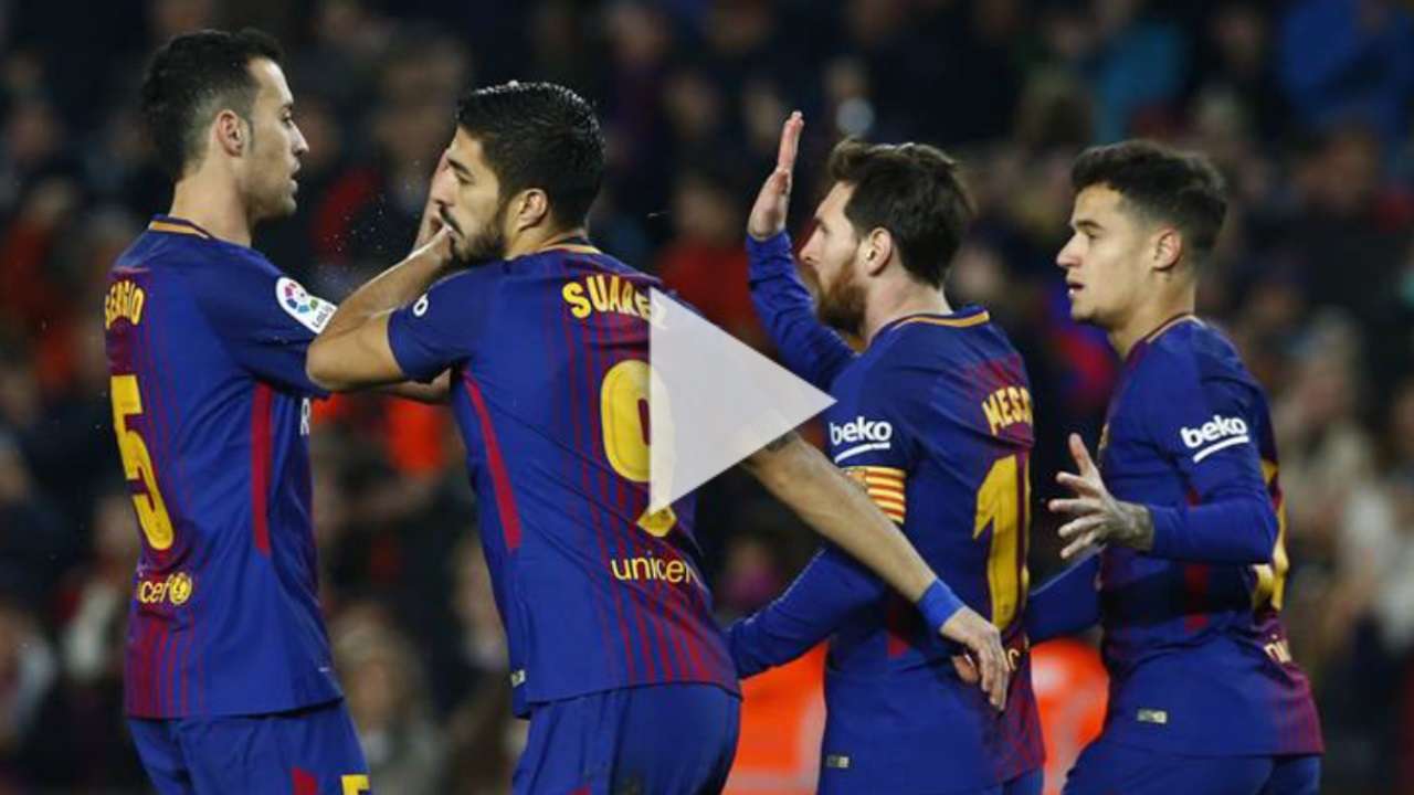 بوسكيتس مع لاعبي برشلونة