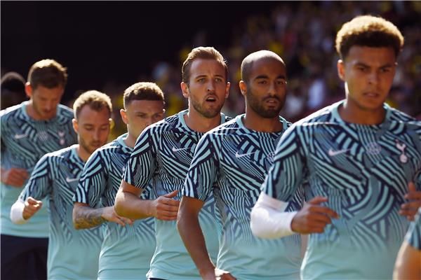 لاعبو توتنهام