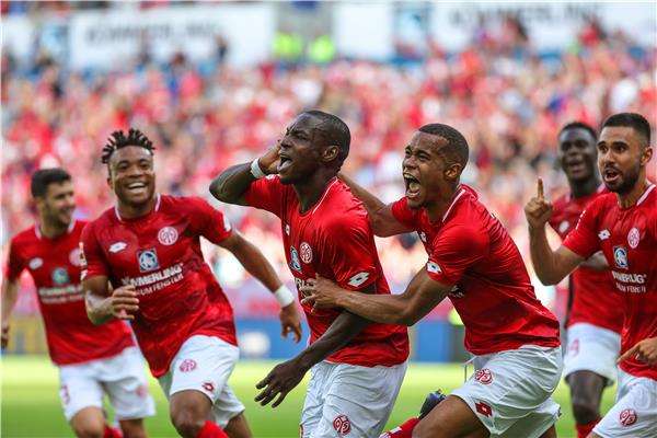 لاعبو ماينز