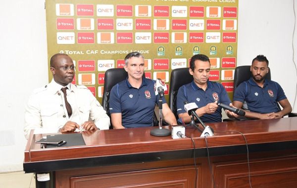 كارتيرون من المؤتمر الصحفي