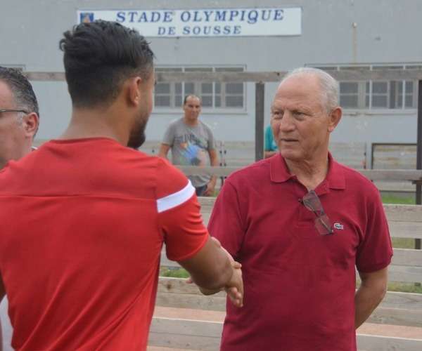 رئيس النجم الساحلي في التدريبات