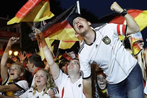 2010-07-10t201924z_01_ad125_rtridsp_3_soccer-world_reuters