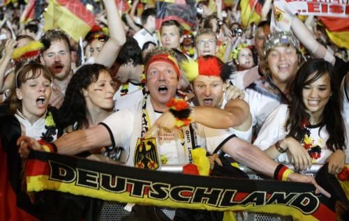 2010-07-10t203718z_01_ad126_rtridsp_3_soccer-world_reuters