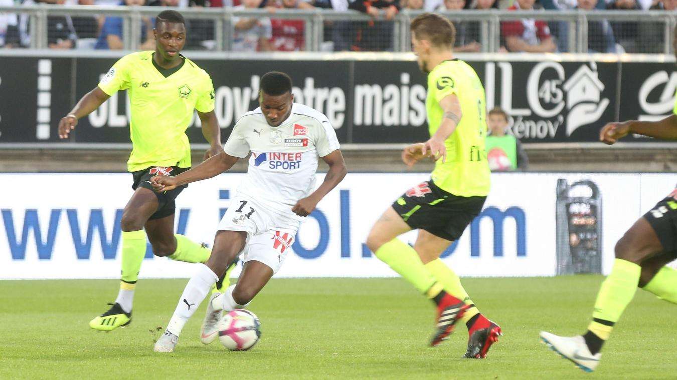 جانب من مباراة ليل وأميان