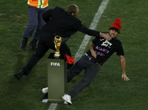 2010-07-11t182959z_01_wcp523_rtridsp_3_soccer-world_reuters